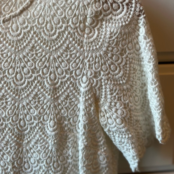 Classic white lace size small top from Madewell.  Excellent condition. - Picture 6 of 6